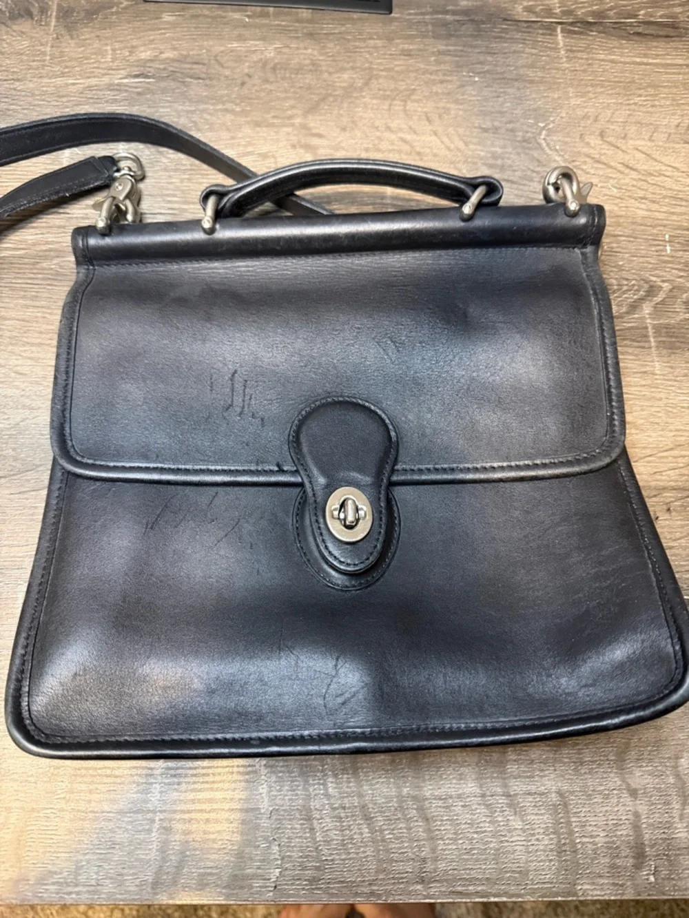 Vintage Coach Willis Bag (model number 9927), - Picture 1 of 6